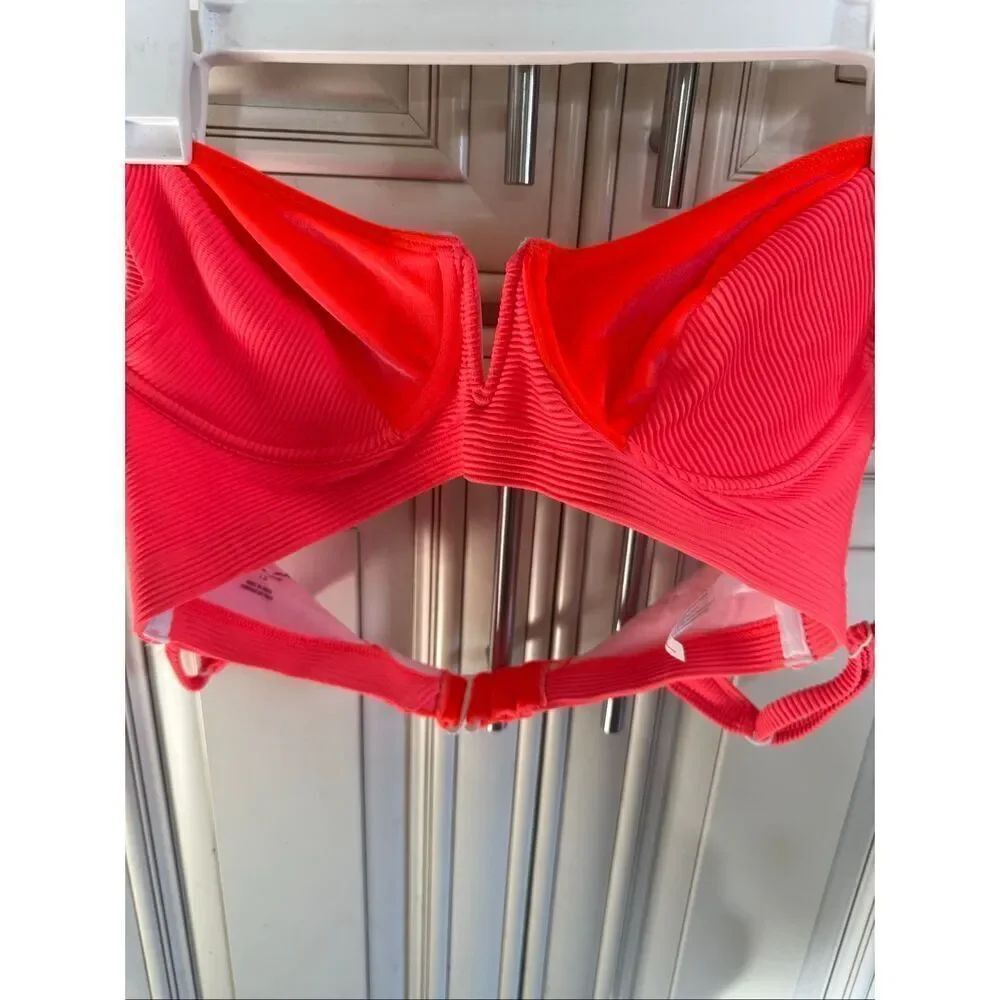 Urban Outfitters Women's Ribbed V-Wire Underwire Swimwear Bikini Top Coral Large